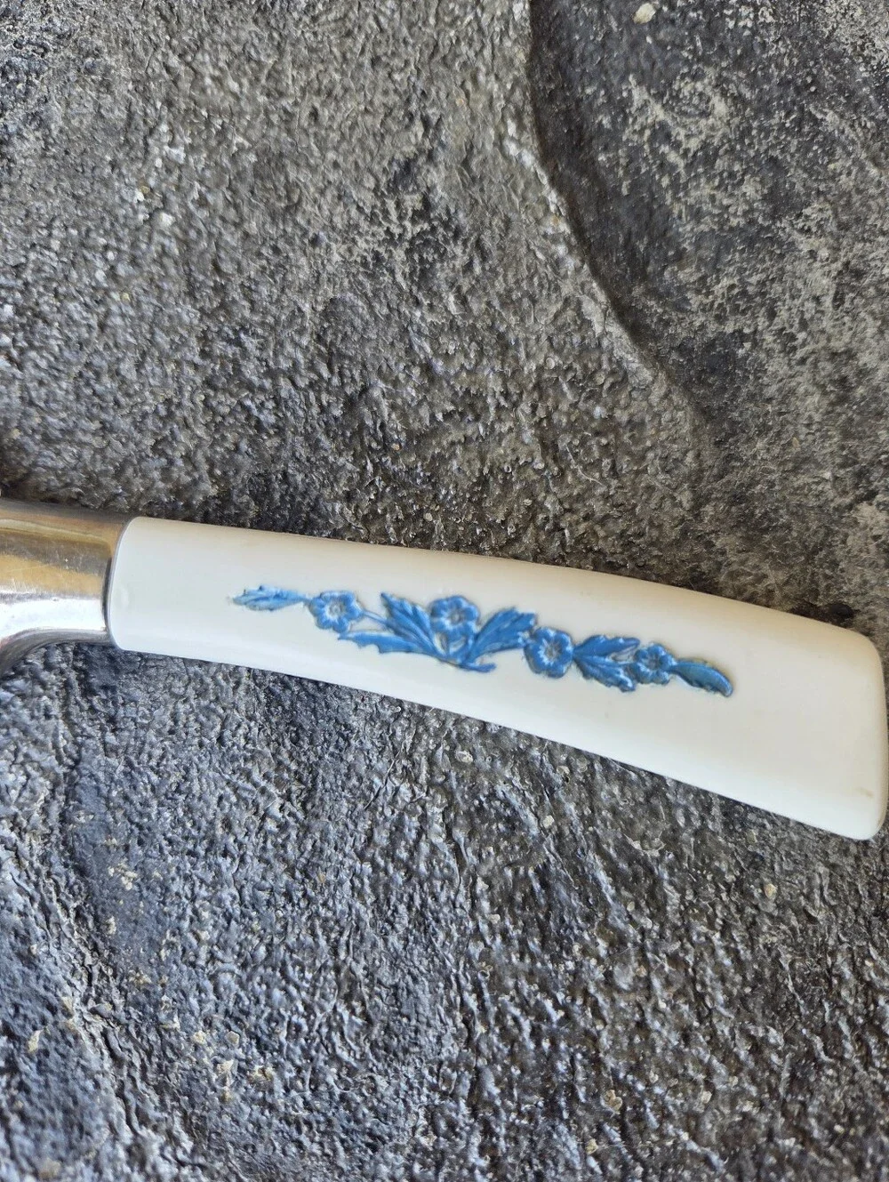 Lifetime Cutlery elegant cheese